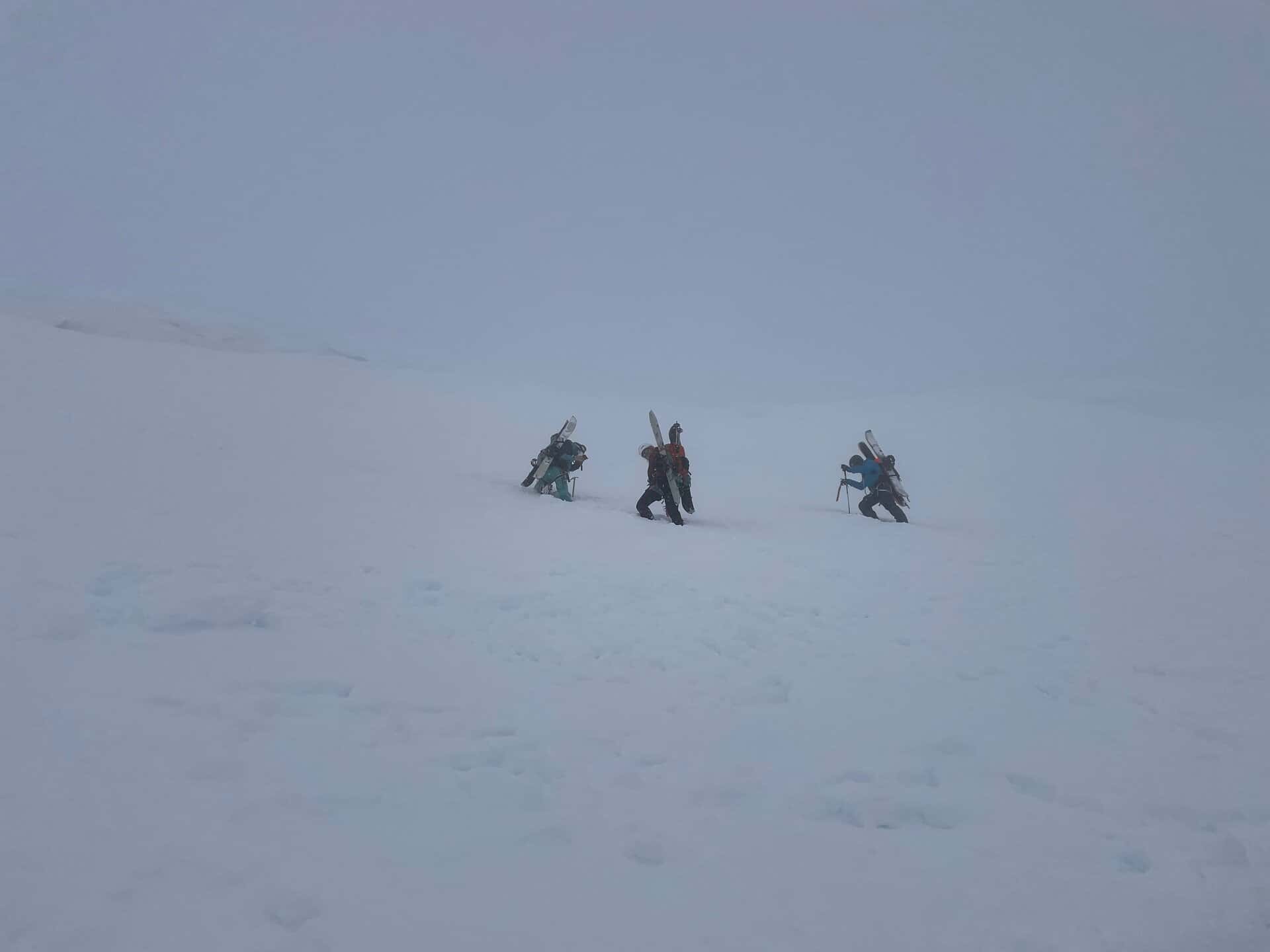 Identité rider: montée en split avec style snowboard assumé